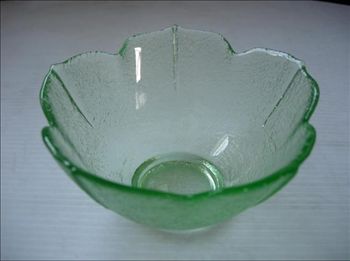 Glass bowl