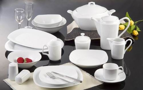 Porcelain dinner set