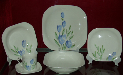 Porcelain dinner set